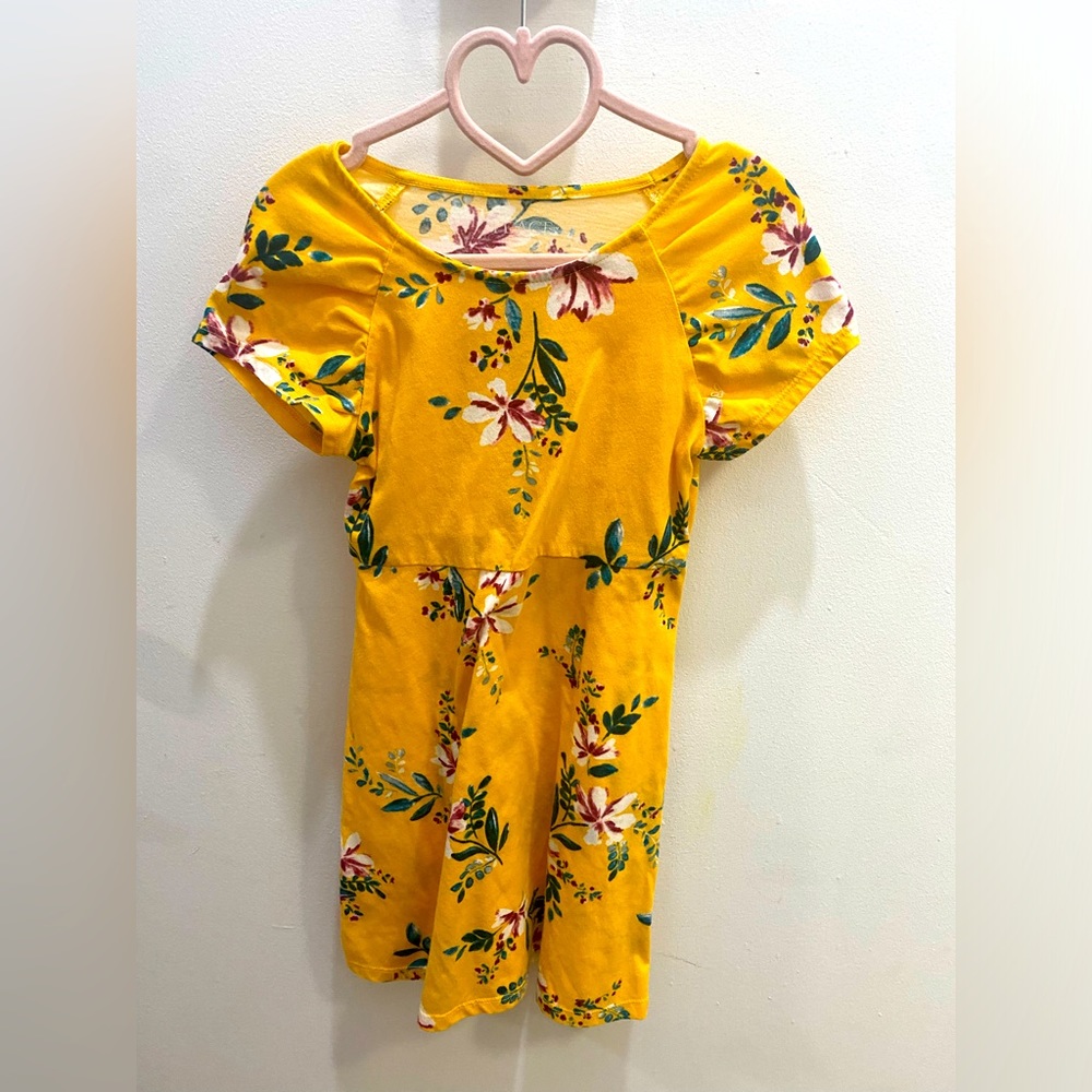 Children’s place size 6 dress stretchy and comfortable